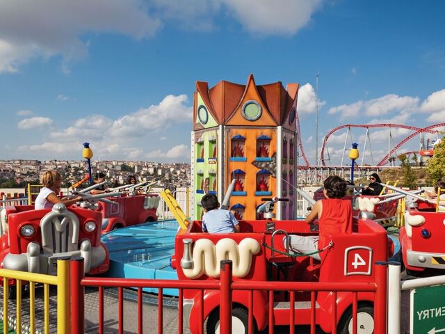 Paris & Disneyland & Brüksel ve Amsterdam Turu