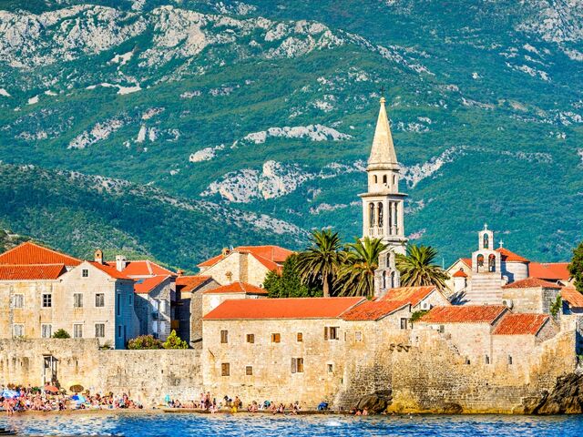 Uçaklı Tiran'lı Büyük Balkan Turu